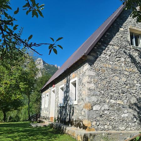 Guest House Emanueli Tropoje Exterior photo